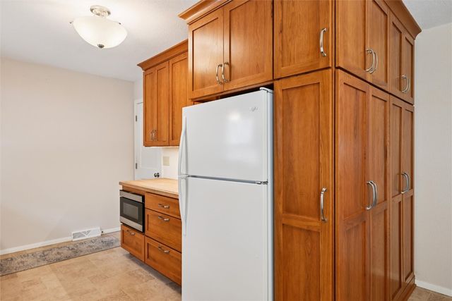 912 29th Street NW, Cedar Rapids, IA 52405