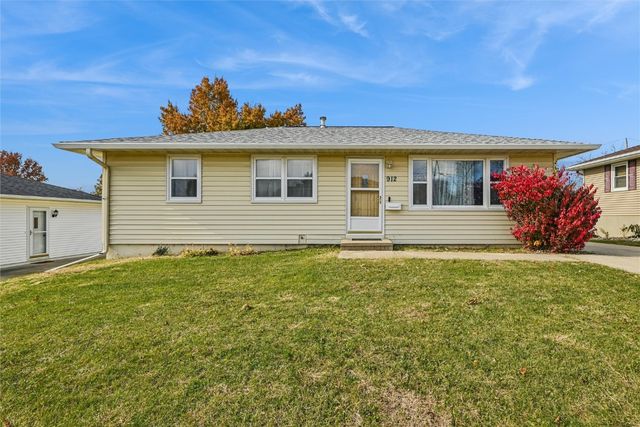 912 29th Street NW, Cedar Rapids, IA 52405