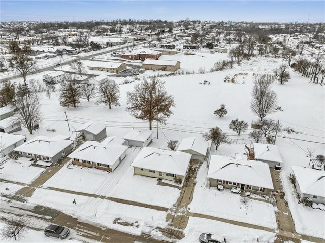 912 29th Street NW, Cedar Rapids, IA 52405