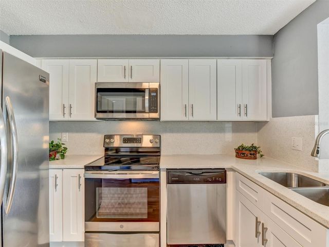 7138 OAKWOOD DRIVE, New Port Richey, FL 34652
