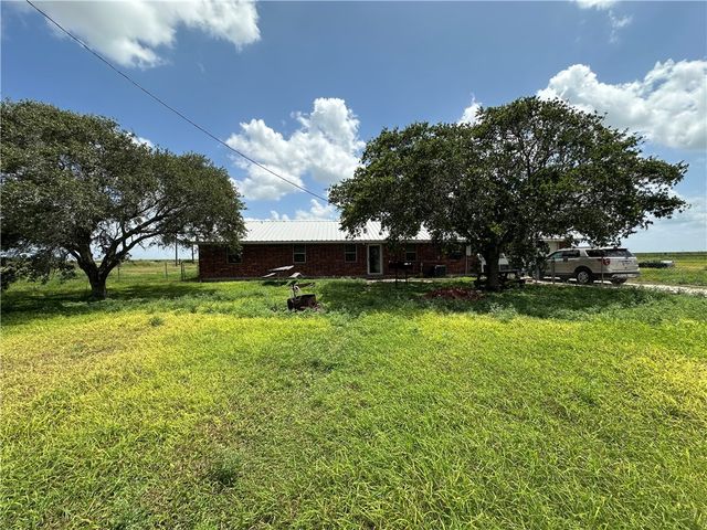 7602 FM 796, Skidmore, TX 78389