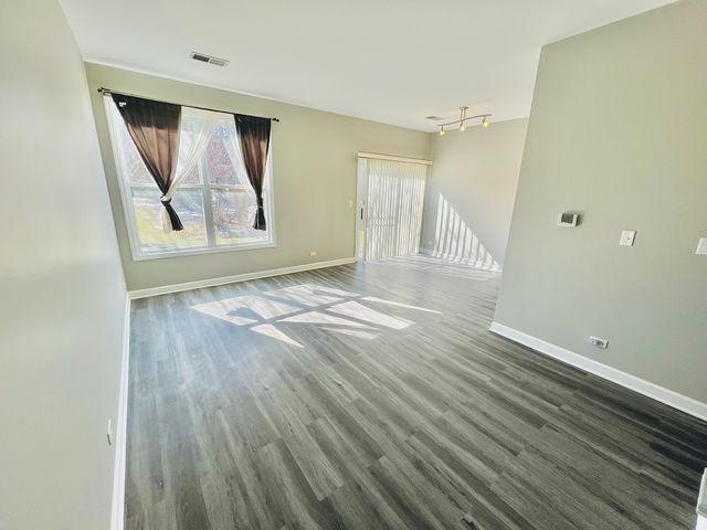 925 Sheridan Circle, Naperville, IL 60563