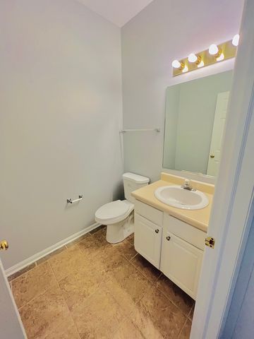 925 Sheridan Circle, Naperville, IL 60563
