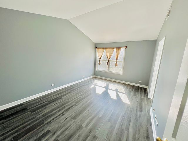 925 Sheridan Circle, Naperville, IL 60563