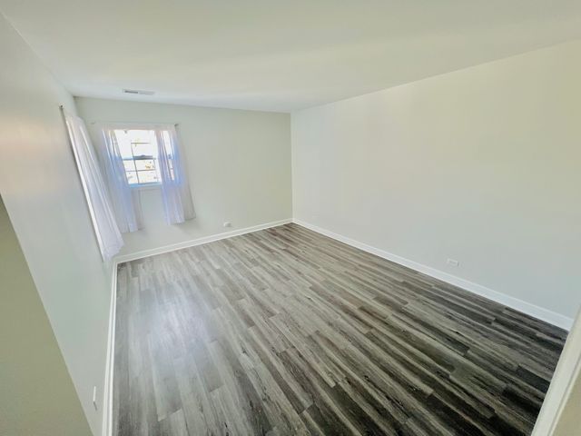 925 Sheridan Circle, Naperville, IL 60563