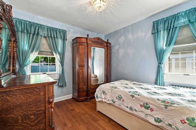 201 E Chester Street, Valley Stream, NY 11580