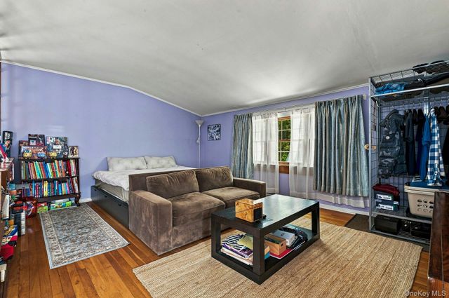 201 E Chester Street, Valley Stream, NY 11580