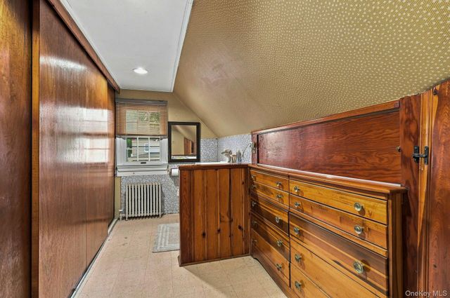 201 E Chester Street, Valley Stream, NY 11580