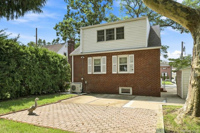 201 E Chester Street, Valley Stream, NY 11580
