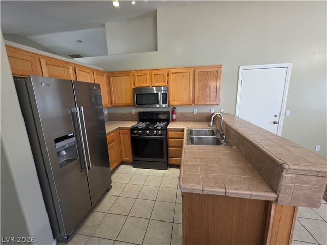 6674 JORDAN RIVER Drive, Las Vegas, NV 89156