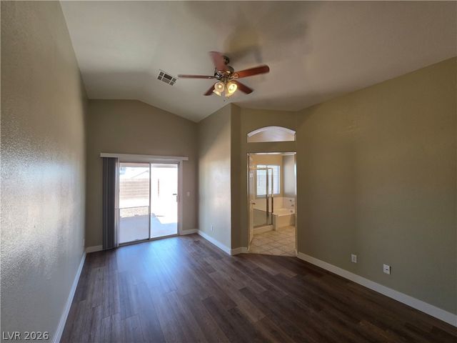 6674 JORDAN RIVER Drive, Las Vegas, NV 89156