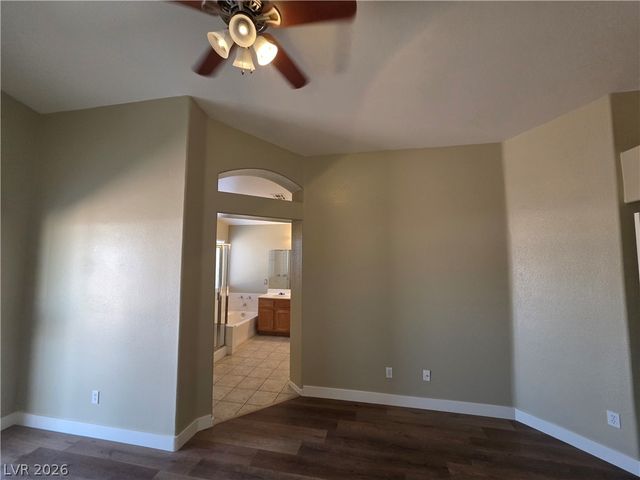 6674 JORDAN RIVER Drive, Las Vegas, NV 89156
