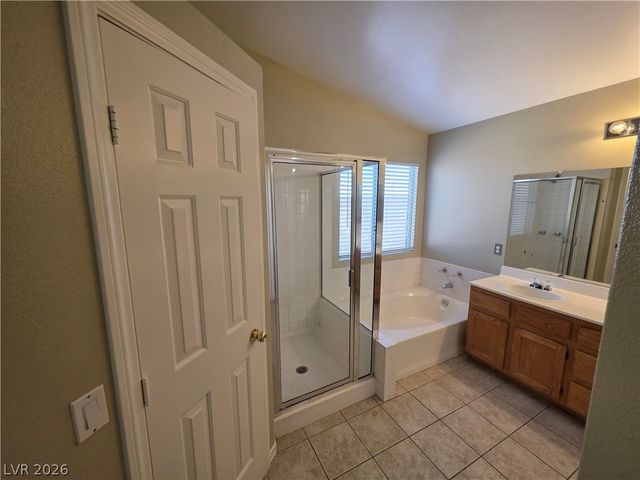 6674 JORDAN RIVER Drive, Las Vegas, NV 89156