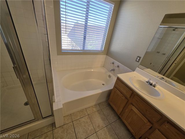 6674 JORDAN RIVER Drive, Las Vegas, NV 89156