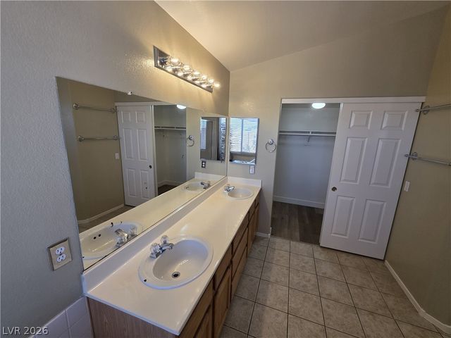 6674 JORDAN RIVER Drive, Las Vegas, NV 89156
