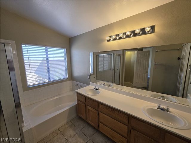 6674 JORDAN RIVER Drive, Las Vegas, NV 89156