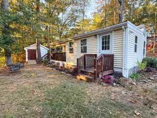 7 Nicholas Circle, Danville, NH 03819