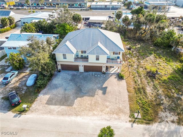 842 South ST, Fort Myers Beach, FL 33931