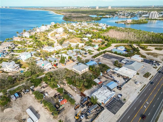 842 South ST, Fort Myers Beach, FL 33931