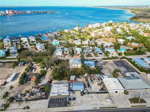 842 South ST, Fort Myers Beach, FL 33931