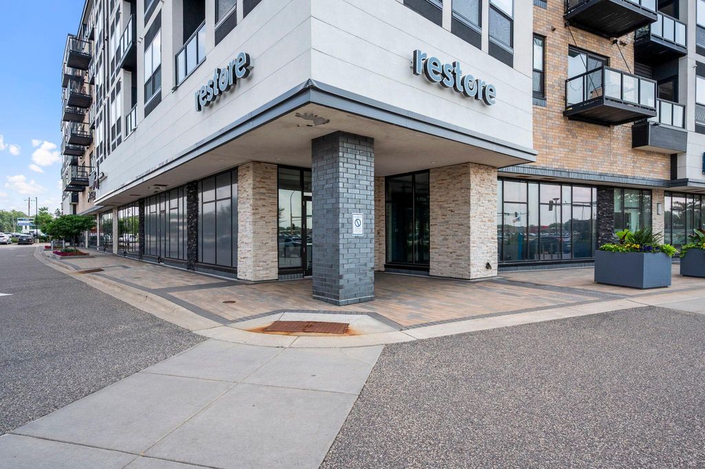 1700 Plymouth Road, Minnetonka, MN 55305 — exterior