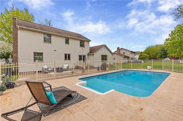 1252 Hardwood Lane, Webster, NY 14580