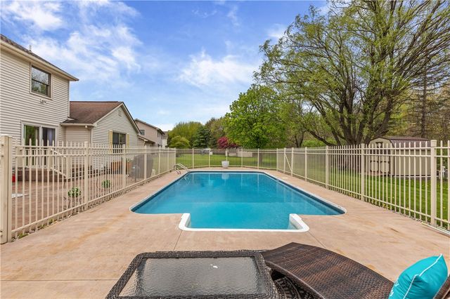 1252 Hardwood Lane, Webster, NY 14580