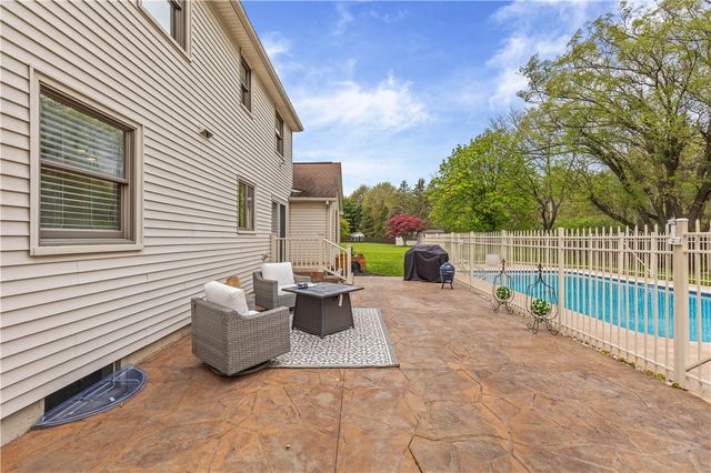 1252 Hardwood Lane, Webster, NY 14580