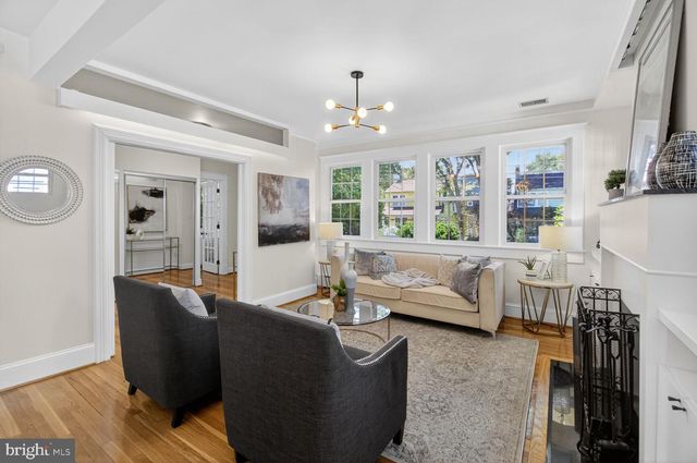 5241 42ND ST NW, Washington, DC 20015
