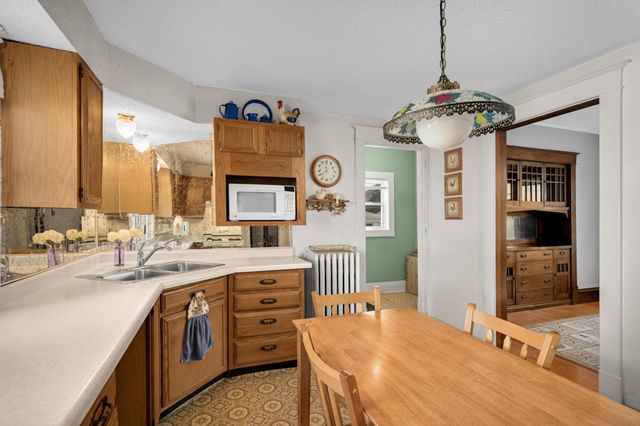 3237 29th Avenue S, Minneapolis, MN 55406