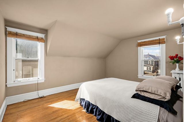 3237 29th Avenue S, Minneapolis, MN 55406