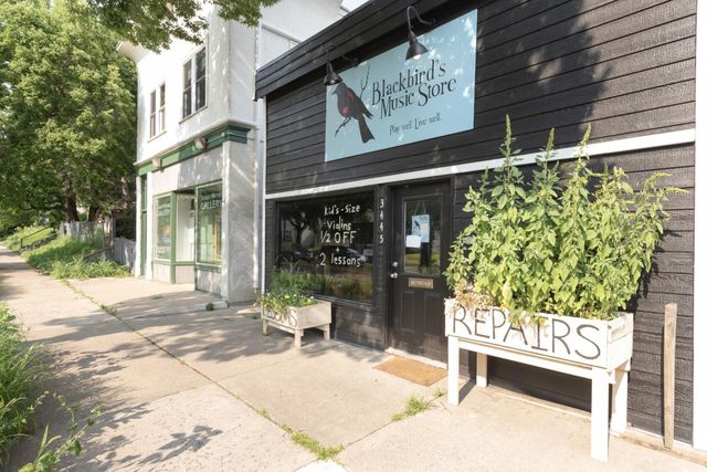 3237 29th Avenue S, Minneapolis, MN 55406