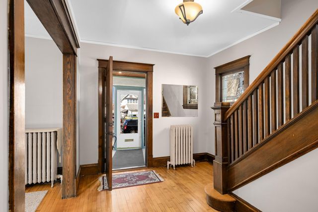 3237 29th Avenue S, Minneapolis, MN 55406