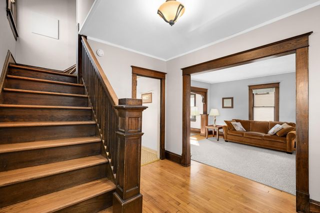 3237 29th Avenue S, Minneapolis, MN 55406