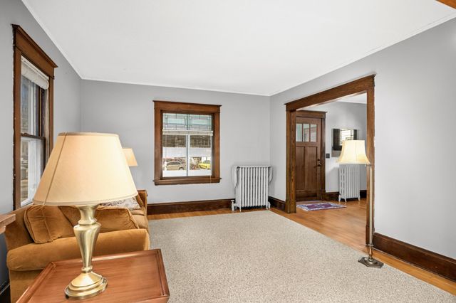 3237 29th Avenue S, Minneapolis, MN 55406