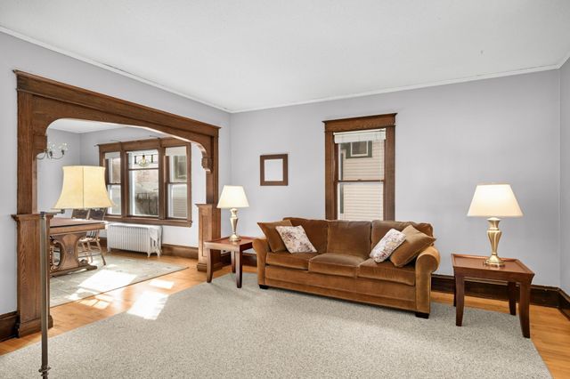 3237 29th Avenue S, Minneapolis, MN 55406