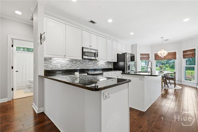 12 Baymeadow Lane, Savannah, GA 31405