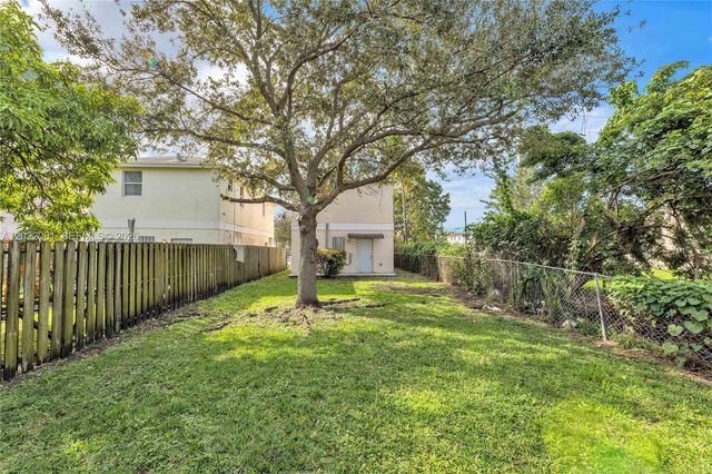 1541 NW 1st Ct, Miami, FL 33136