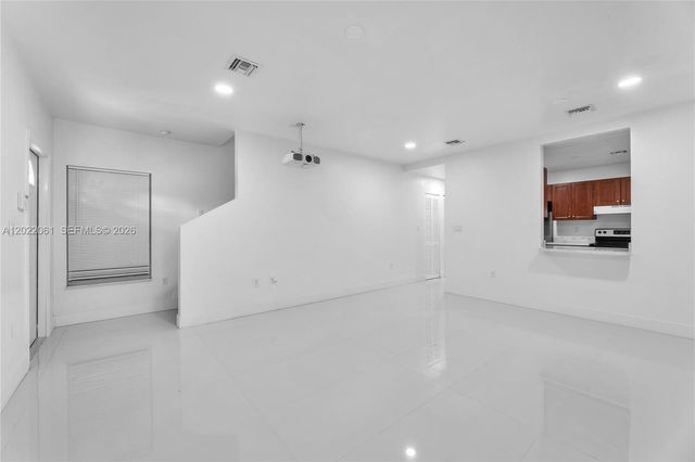 1541 NW 1st Ct, Miami, FL 33136