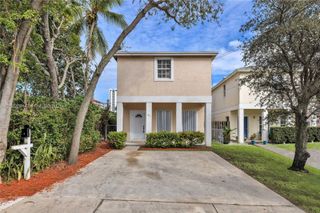1541 NW 1st Ct, Miami, FL 33136