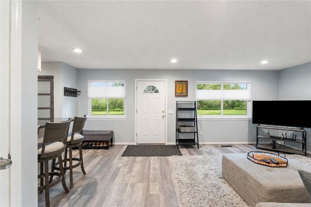 71 Lincoln Mills Road, East Rochester, NY 14445
