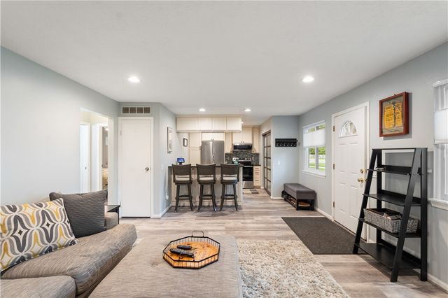 71 Lincoln Mills Road, East Rochester, NY 14445