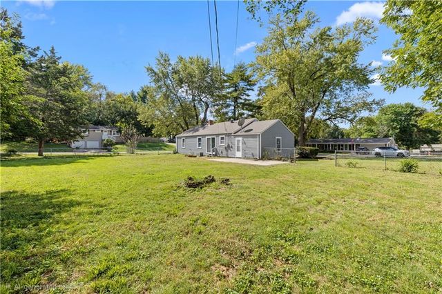 5433 Willow Avenue, Raytown, MO 64133