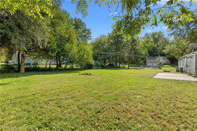 5433 Willow Avenue, Raytown, MO 64133