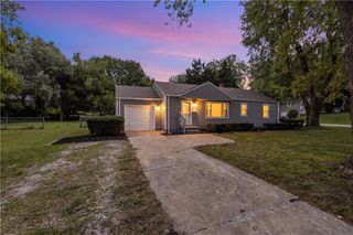 5433 Willow Avenue, Raytown, MO 64133