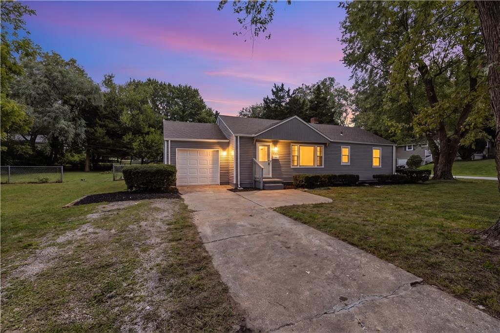 5433 Willow Avenue, Raytown, MO 64133