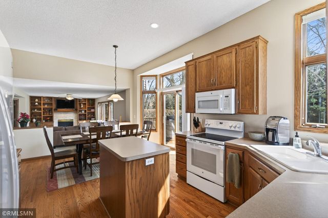 12677 Stoney Way, Eden Prairie, MN 55347