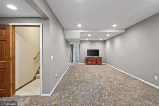 12677 Stoney Way, Eden Prairie, MN 55347