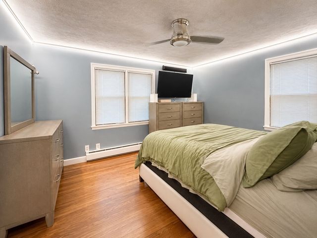 39 Lawnwood St, Springfield, MA 01119