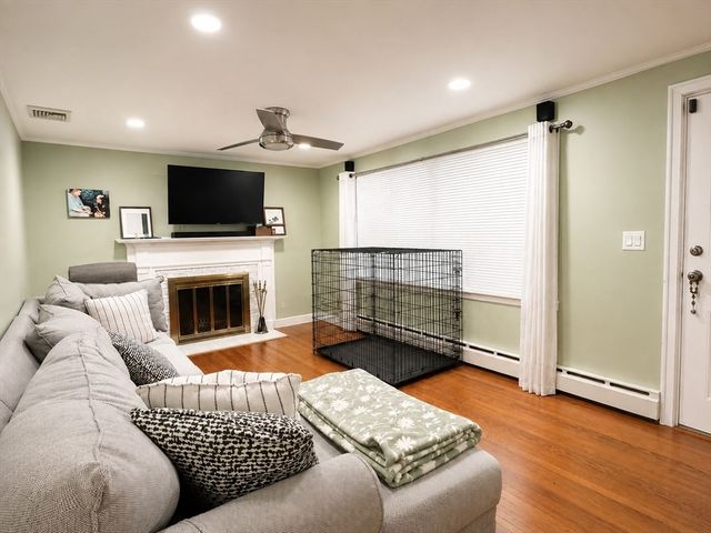 39 Lawnwood St, Springfield, MA 01119